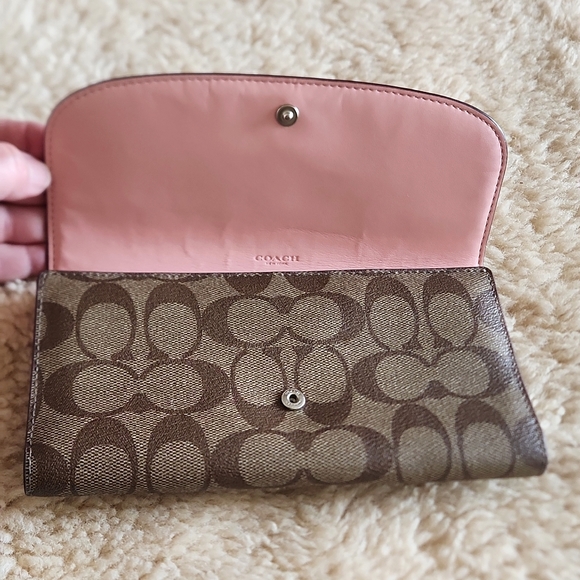 Beautiful Coach Brown Signature and Pink Leather Tri-fold Long Wallet 🩷🤎🩶 - Picture 5 of 12